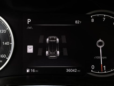 Used 2024 Genesis GV70 2.5T Advanced w/ Advanced Package image 17