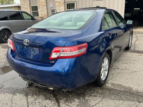 Used 2011 Toyota Camry LE w/ LE Extra-Value Pkg image 3