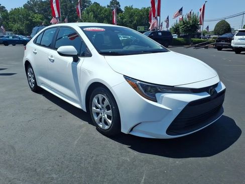 Used 2023 Toyota Corolla LE FWD image 1