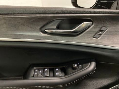 Used 2024 Jeep Grand Cherokee Limited 4xe AWD/4WD image 35