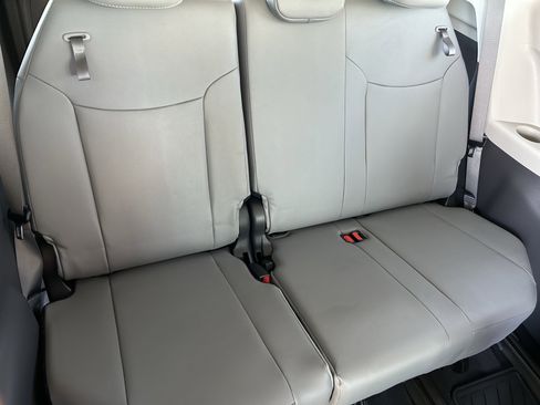 Used 2023 Toyota Sienna XLE w/ XLE Plus Package image 14