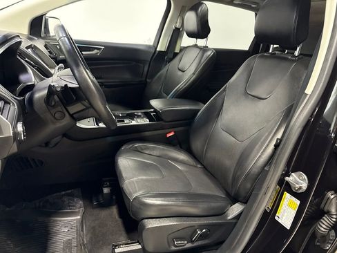 Used 2019 Ford Edge Titanium w/ Equipment Group 301A AWD/4WD image 21