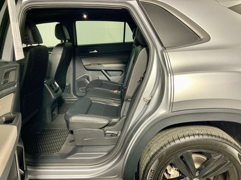 Used 2023 Volkswagen Atlas Cross Sport SEL R-Line AWD/4WD image 32