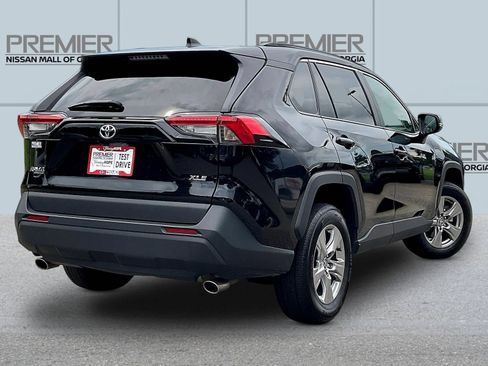 Used 2025 Toyota RAV4 XLE FWD image 7