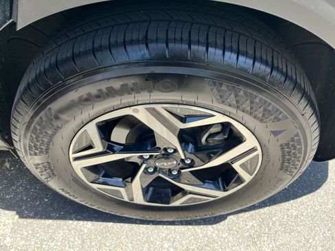 Used 2025 Kia Sportage LX FWD image 29