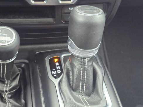 Used 2019 Jeep Wrangler Unlimited Sahara AWD/4WD image 24