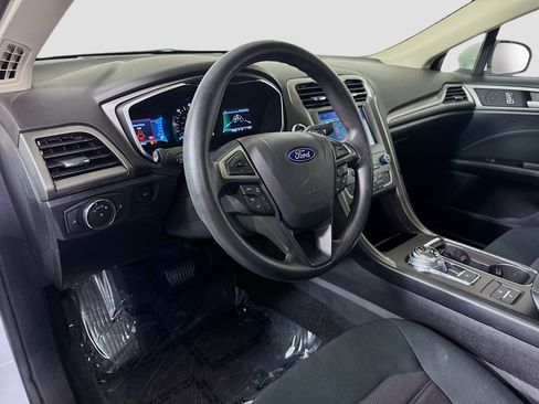 Used 2020 Ford Fusion SE FWD image 23