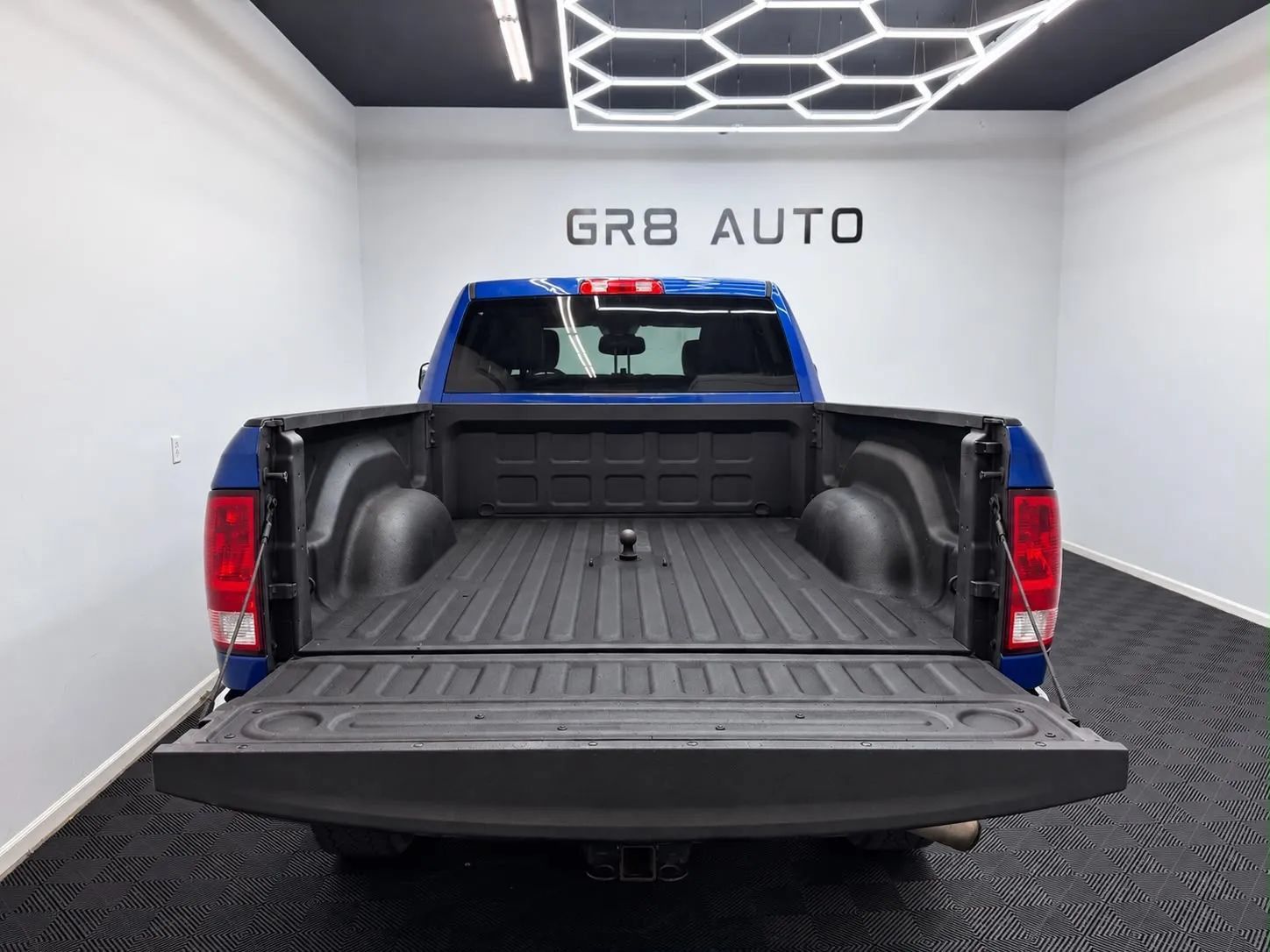 Used 2018 RAM 2500 Tradesman w/ Chrome Appearance Group AWD/4WD image 7