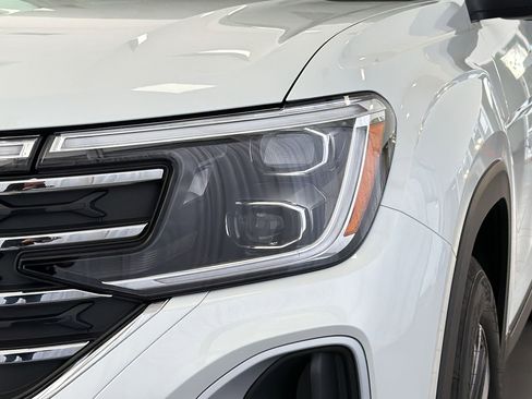 New 2026 Volkswagen Atlas SE image 11
