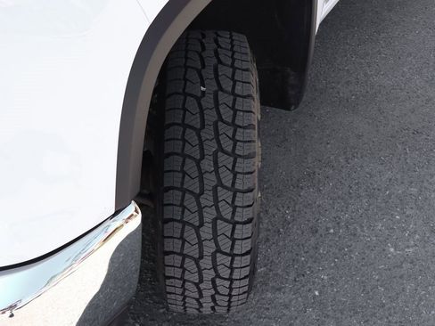 Used 2023 Chevrolet Silverado 2500 LT w/ Convenience Package image 46