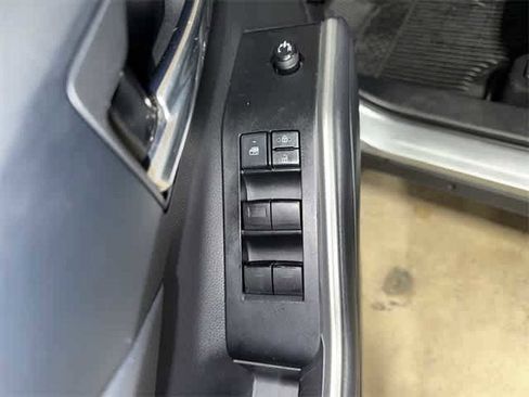 Certified 2021 Toyota Highlander XLE image 56