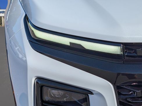 New 2026 Chevrolet Traverse RS image 4