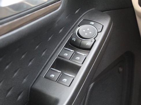 Used 2020 Ford Escape Titanium image 21