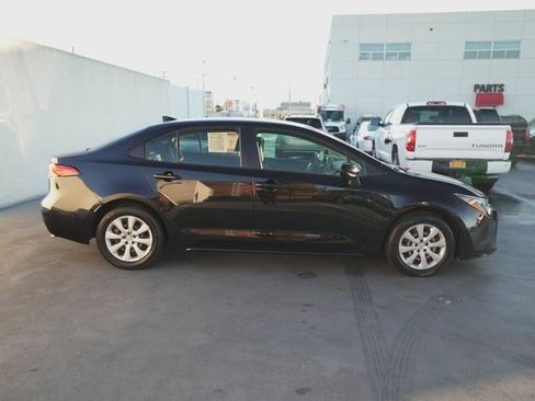 Used 2023 Toyota Corolla LE image 5