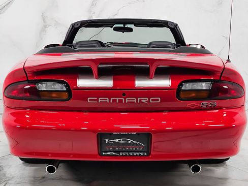Used 2002 Chevrolet Camaro Z28 w/ SS Performance/Appearance Pkg RWD image 16