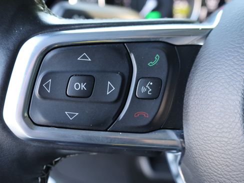 Used 2022 Jeep Wrangler Unlimited Sahara w/ Cold Weather Group AWD/4WD image 23