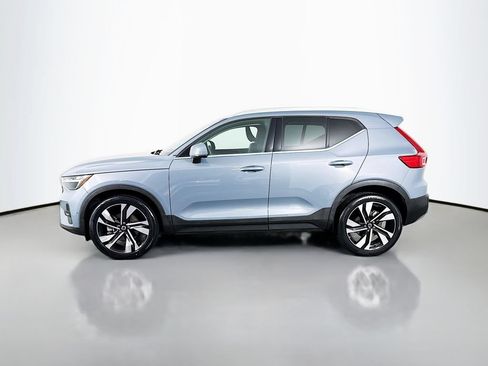 Used 2023 Volvo XC40 B4 Plus w/ Driver Assist Package FWD image 8