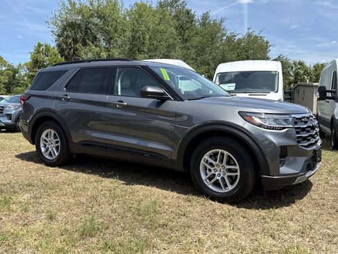 New 2026 Ford Explorer Active w/ Active Comfort Package RWD image 2