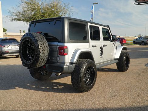 Used 2019 Jeep Wrangler Unlimited Sahara w/ Safety Group image 5