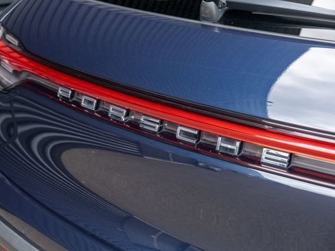 Used 2023 Porsche Macan AWD/4WD image 21