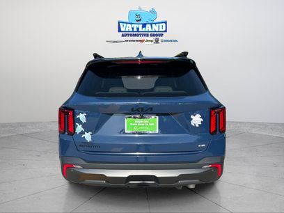 Used 2025 Kia Sorento SX
