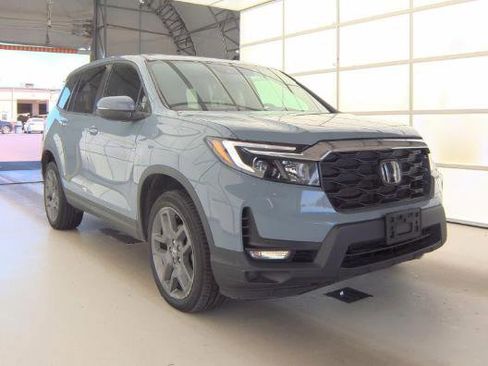 Used 2023 Honda Passport EX-L image 2