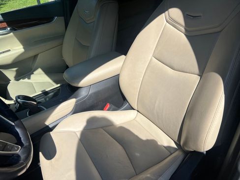 Used 2018 Cadillac XT5 Luxury w/ Driver Awareness Package FWD image 12