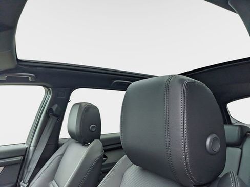 New 2025 Land Rover Discovery Sport Dynamic SE AWD/4WD image 6
