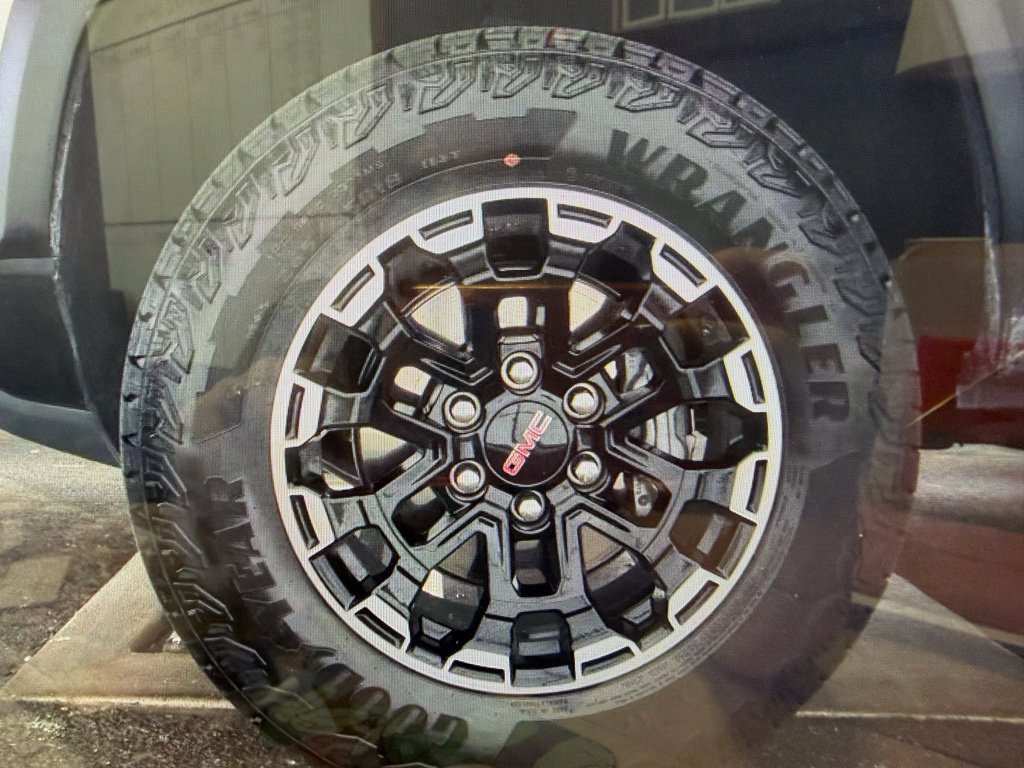 Used 2026 GMC Canyon AT4 AWD/4WD image 10