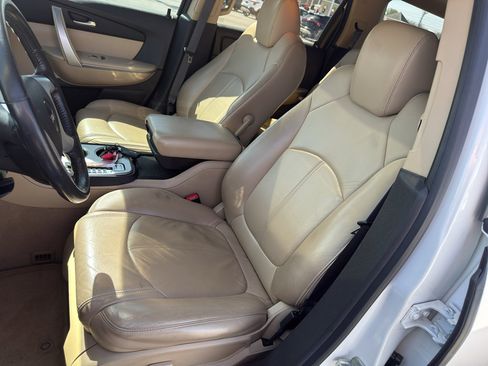 Used 2010 GMC Acadia SLT image 30