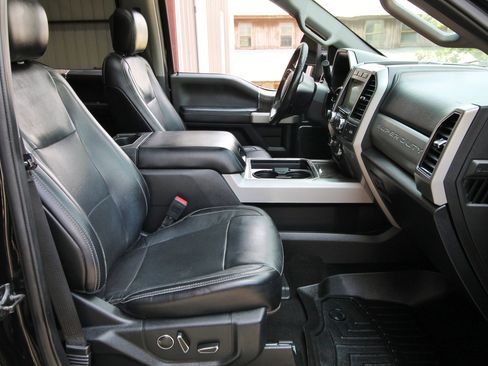 Used 2019 Ford F250 Lariat w/ Lariat Ultimate Package AWD/4WD image 42