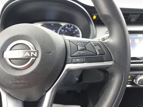 Used 2022 Nissan Kicks S FWD image 18