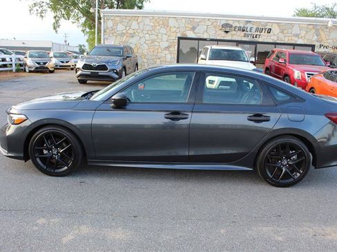 Used 2025 Honda Civic Sport image 4