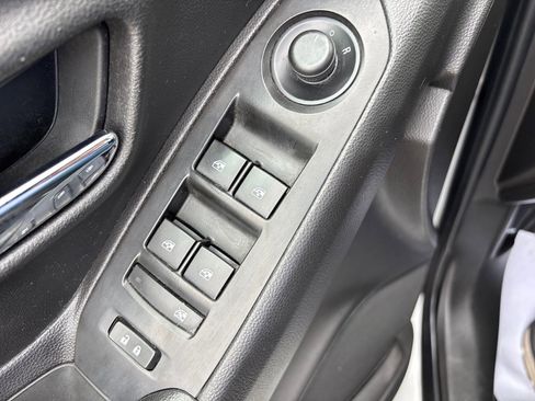 Used 2018 Chevrolet Trax LS FWD image 36