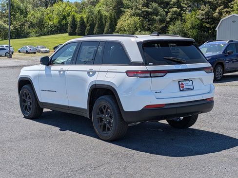 New 2026 Jeep Grand Cherokee 4WD image 7