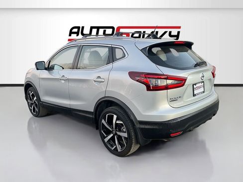 Used 2022 Nissan Rogue Sport SL FWD image 5
