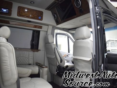 Used 2017 Mercedes-Benz Sprinter 2500 image 25