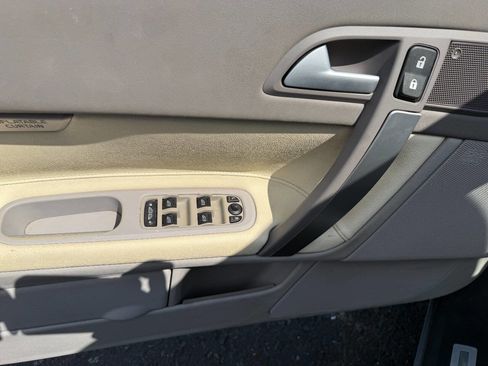 Used 2008 Volvo C70 T5 image 21