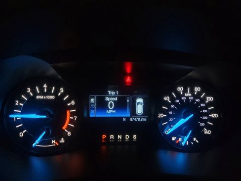 Used 2016 Ford Explorer XLT image 23