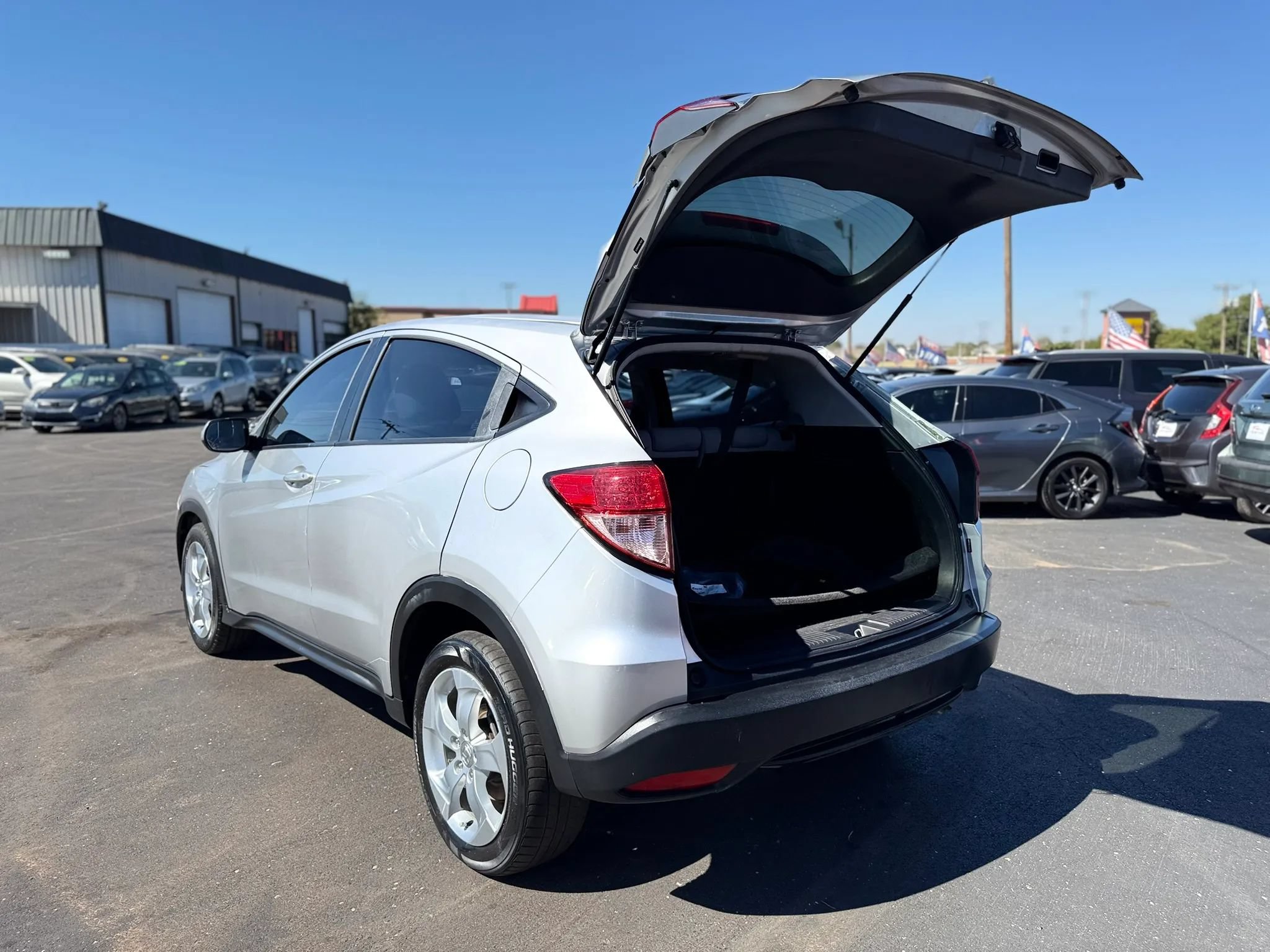 Used 2016 Honda HR-V LX image 38