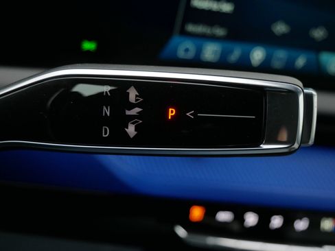 New 2026 Cadillac Optiq Luxury 1 image 22