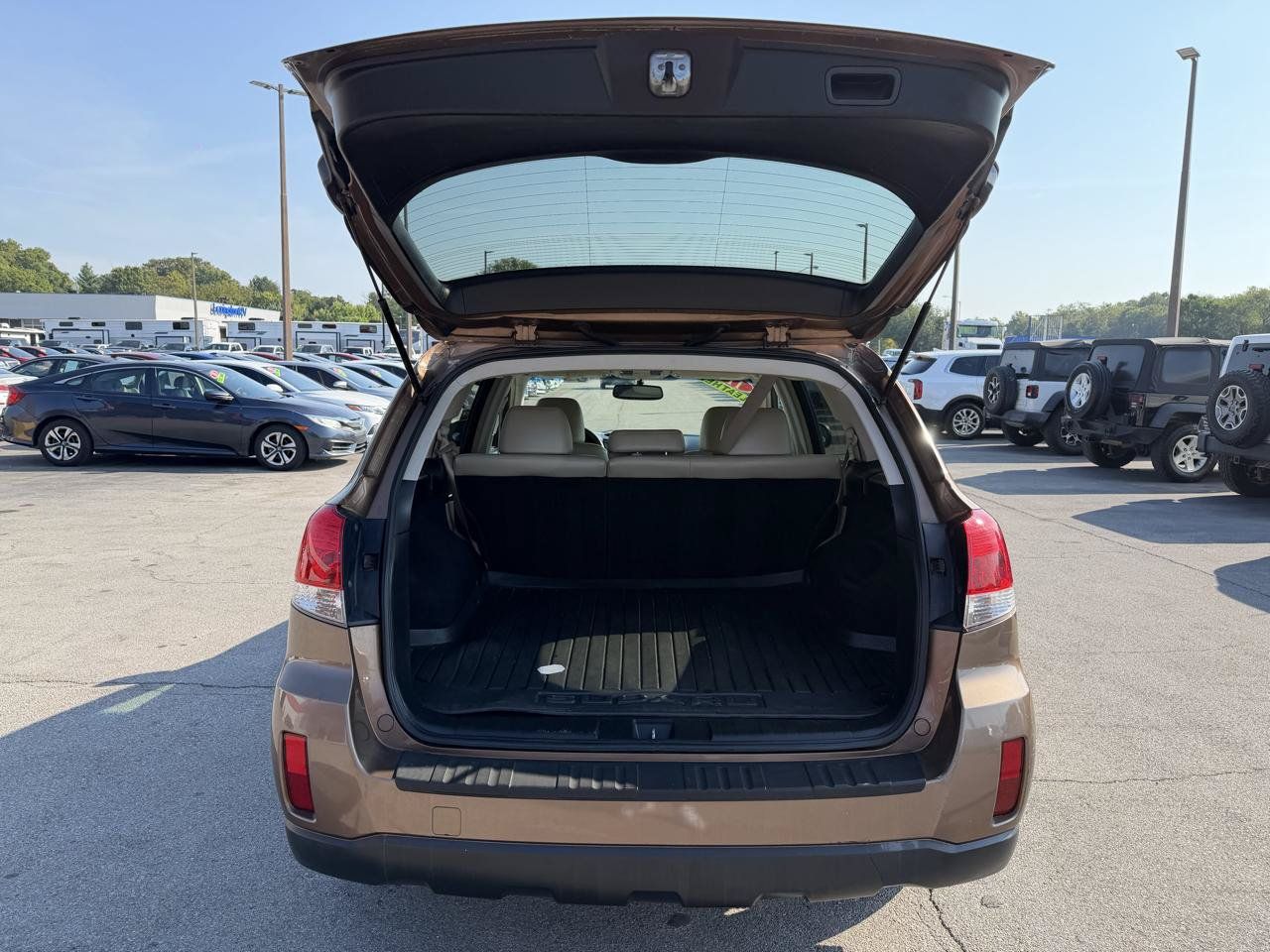 Used 2011 Subaru Outback 2.5i Limited w/ PWR Moonroof Pkg AWD/4WD image 11