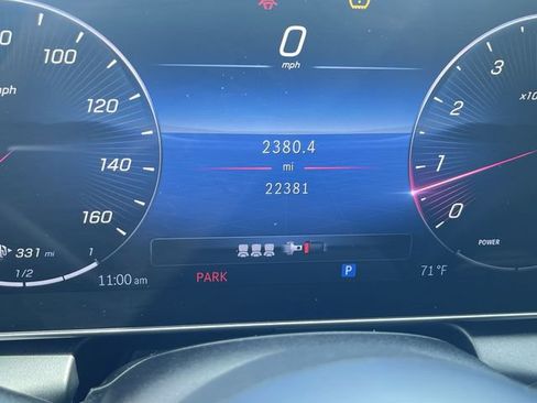 Used 2024 Mercedes-Benz GLC 300 4MATIC image 12
