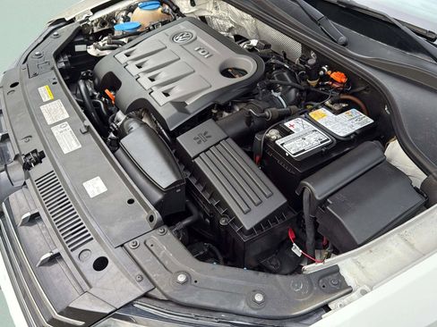 Used 2013 Volkswagen Passat TDI SE image 35