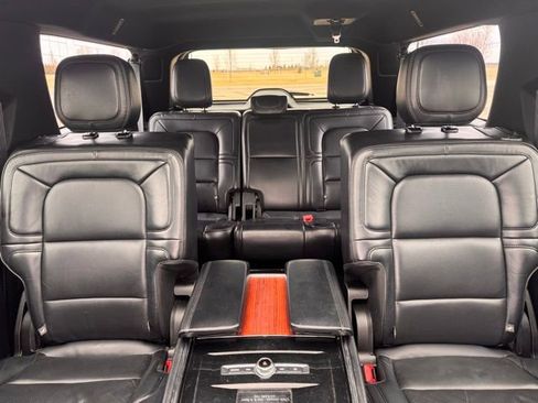 Used 2019 Lincoln Navigator L Reserve image 25