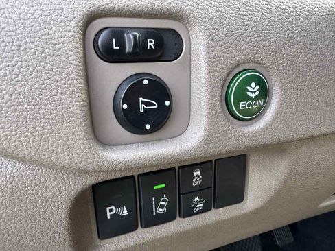 Used 2016 Honda Pilot Touring image 28