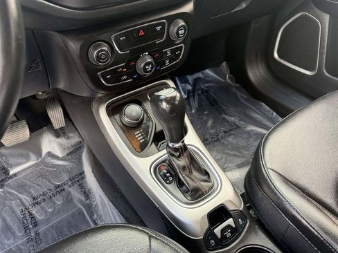Used 2019 Jeep Compass Latitude AWD/4WD image 26