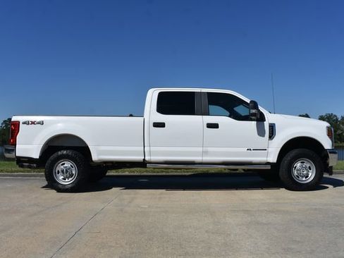 Used 2019 Ford F250 XL w/ Power Equipment Group image 3