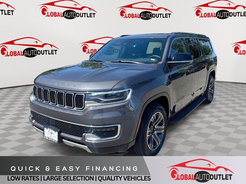 Used 2024 Jeep Wagoneer L Series II w/ Flexible Seating Group AWD/4WD image 1