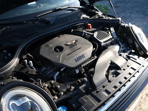 Used 2017 MINI Cooper Clubman Cooper Hatchback 4D image 48